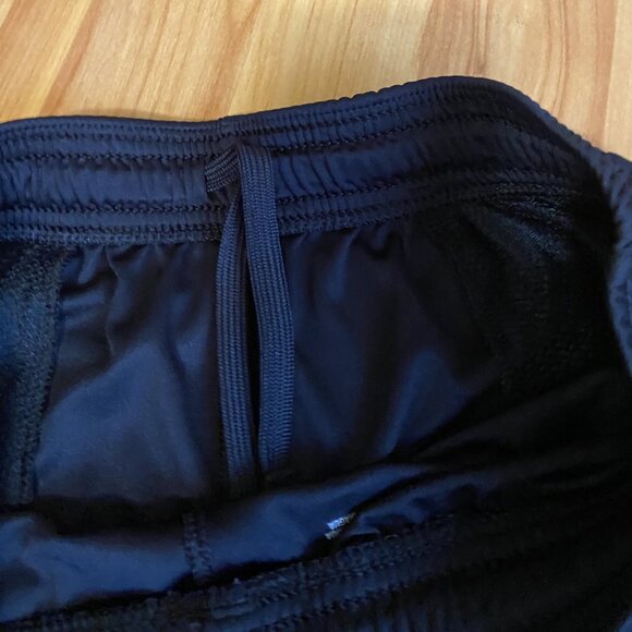 Under Armour boys' athletic basketball training tech shorts big logo - Picture 6 of 6